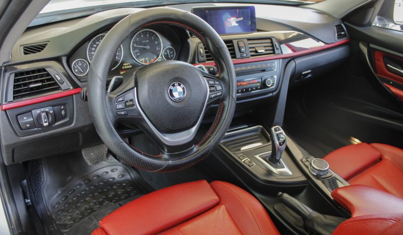 BMW 328i | 2015 | $NEGOCIABLE lleno