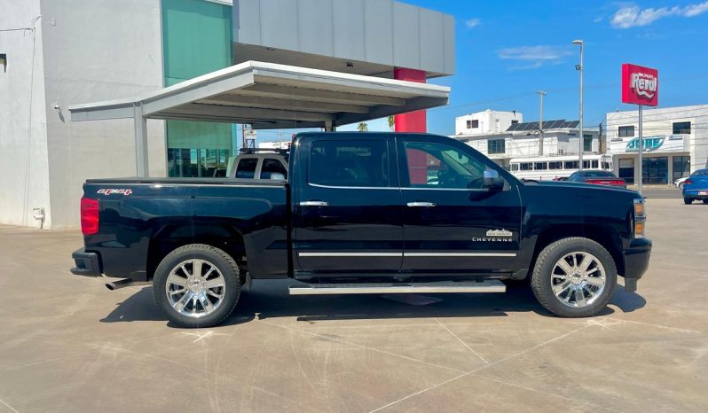 CHEVROLET CHEYENNE HIGH COUNTRY 4X4 2015 $430,000.00 lleno