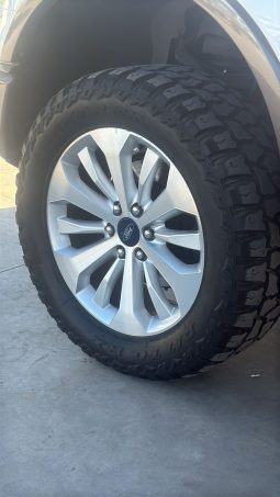 Ford Lobo Lariat 4×4 2017 full