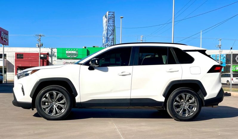 Toyota RAV-4 XLE 2022 full