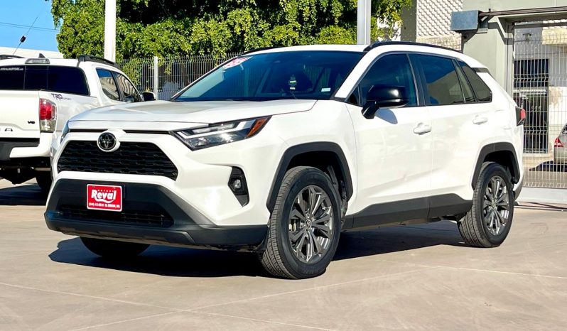 Toyota RAV-4 XLE 2022 full
