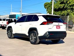 Toyota RAV-4 XLE 2022 full