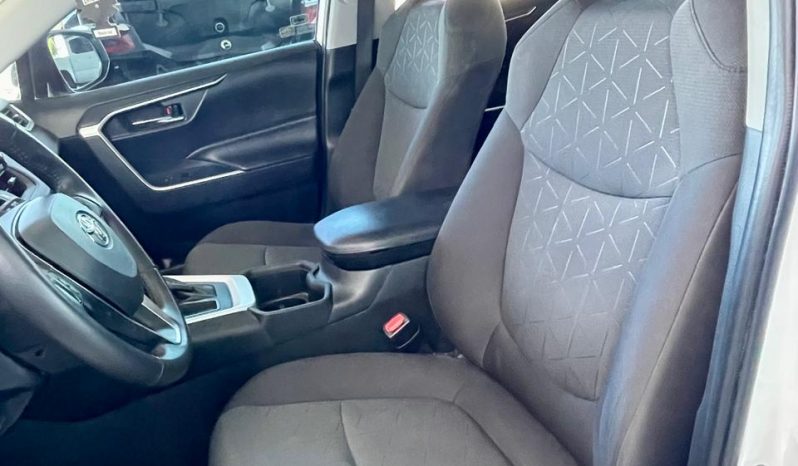 Toyota RAV-4 XLE 2022 full