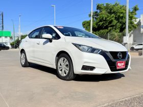 Nissan Versa Sense 2020