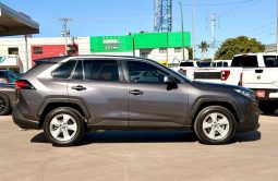 Toyota Rav- 4 LE 2019 full
