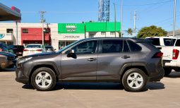 Toyota Rav- 4 LE 2019 full