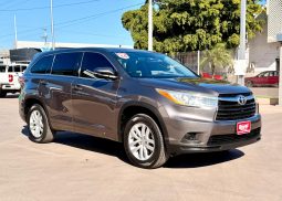 Toyota Highlander LE 2014