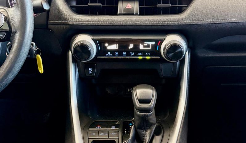 Toyota Rav- 4 LE 2019 full