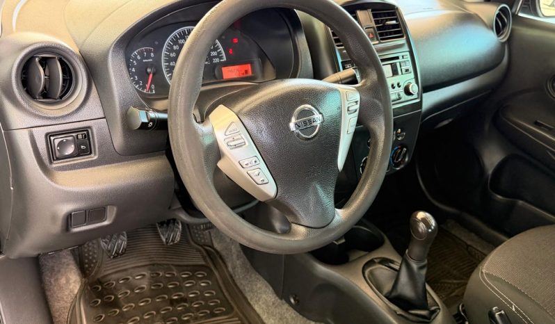 Nissan Versa Sense 2016 full
