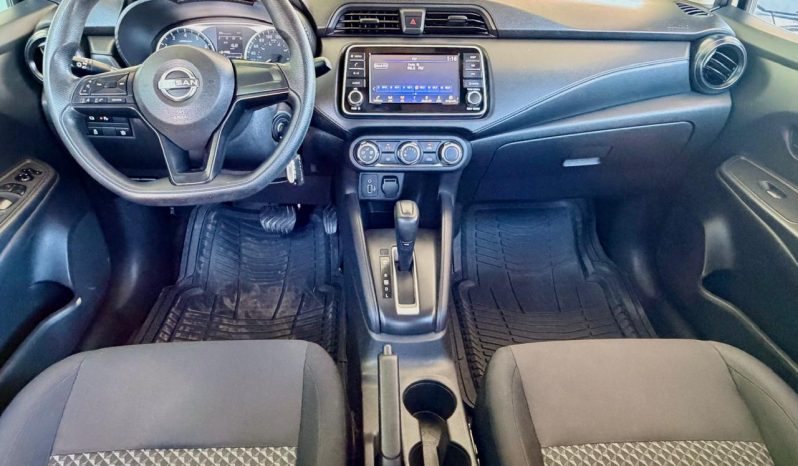 Nissan Versa sense 2023 blanco full