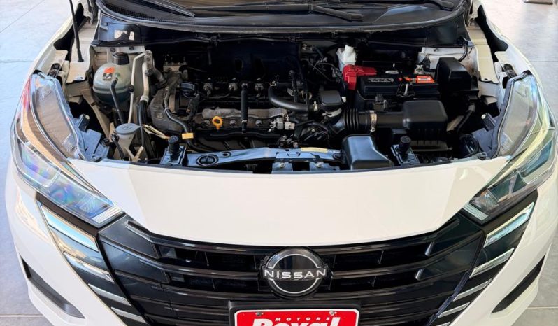 Nissan Versa sense 2023 blanco full