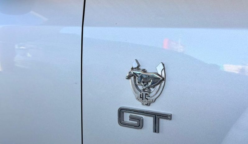 Ford Mustang GT 2005 full
