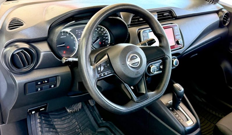 Nissan Versa sense 2023 blanco full
