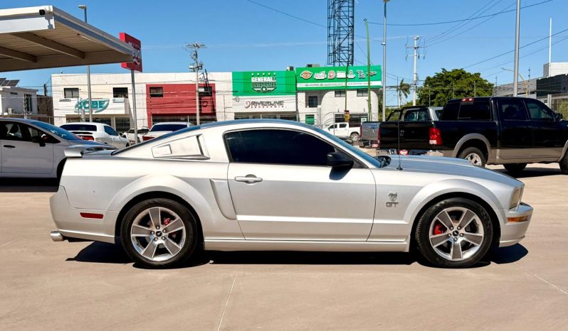 Ford Mustang GT 2005 full
