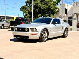 Ford Mustang GT 2005 full